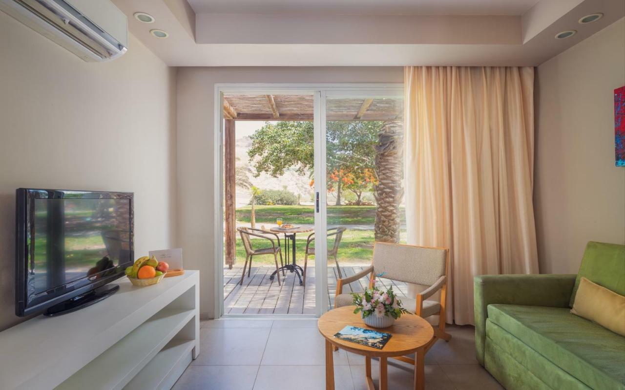 Ein Gedi Kibbutz Hotel Exterior foto